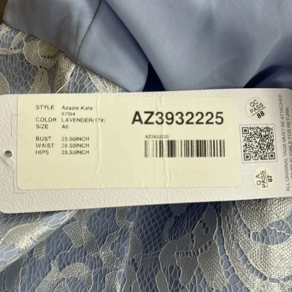 Elegant Blue and White Lace Evening Gown - Picture 6 of 6